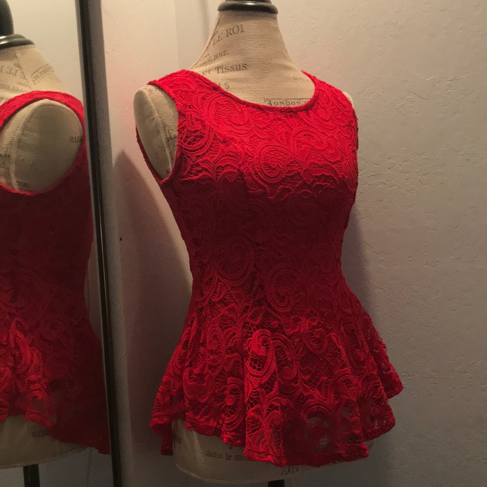 Red, Romantic No Sleeve Lace Shirt❤️